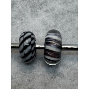 Set of 2 Animal Trollbeads Zebra and Gray Wolf